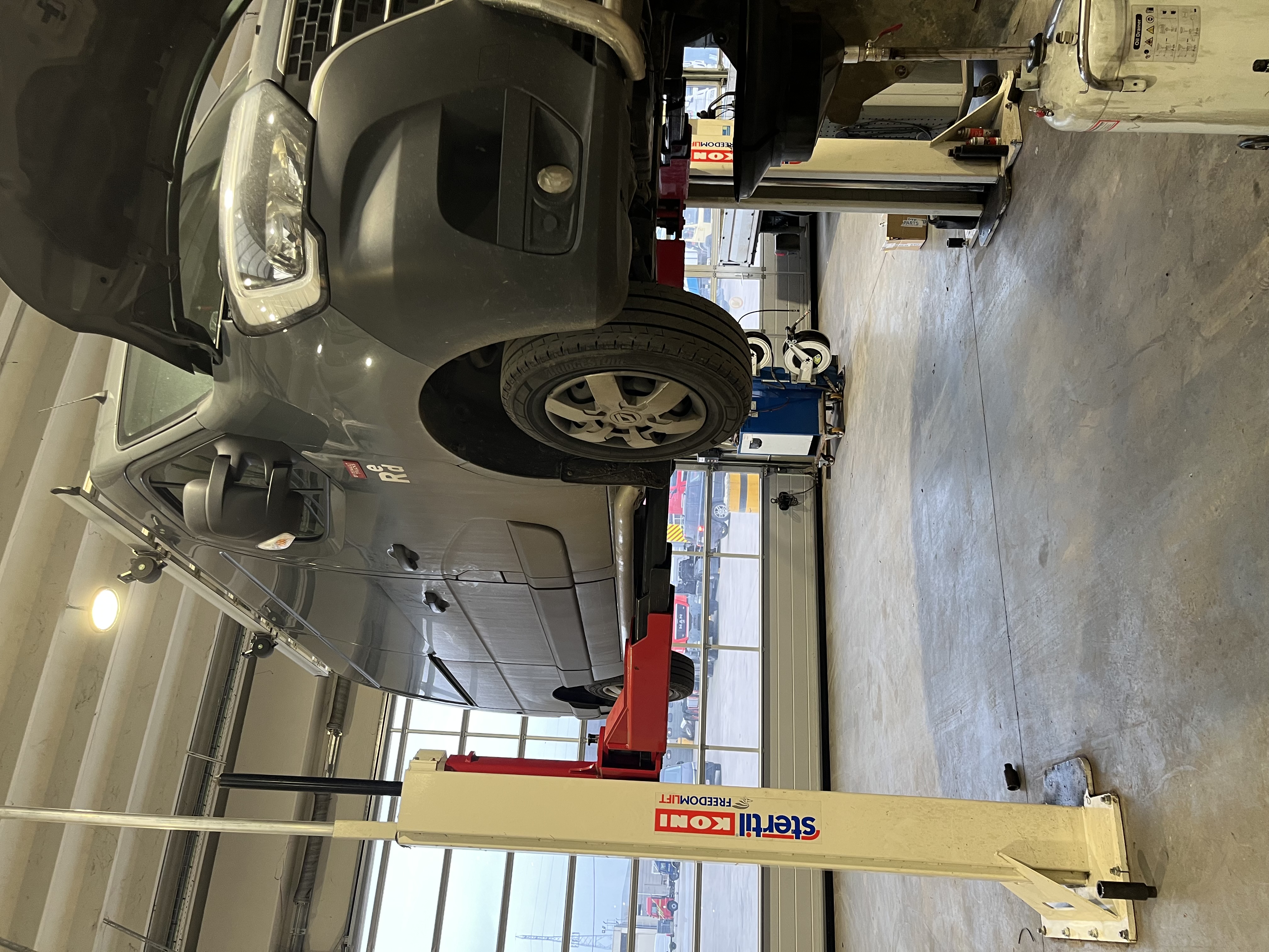 Véhicule sur pont Stertil-Koni